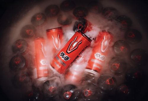 打篮球标配能量饮料夏日球场标配还得看战马(图1)