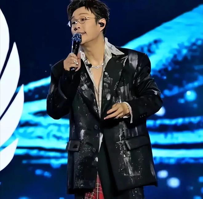 让女儿唱了几首歌的小沈阳怎么就犯了众怒？原因简单又现实(图1)