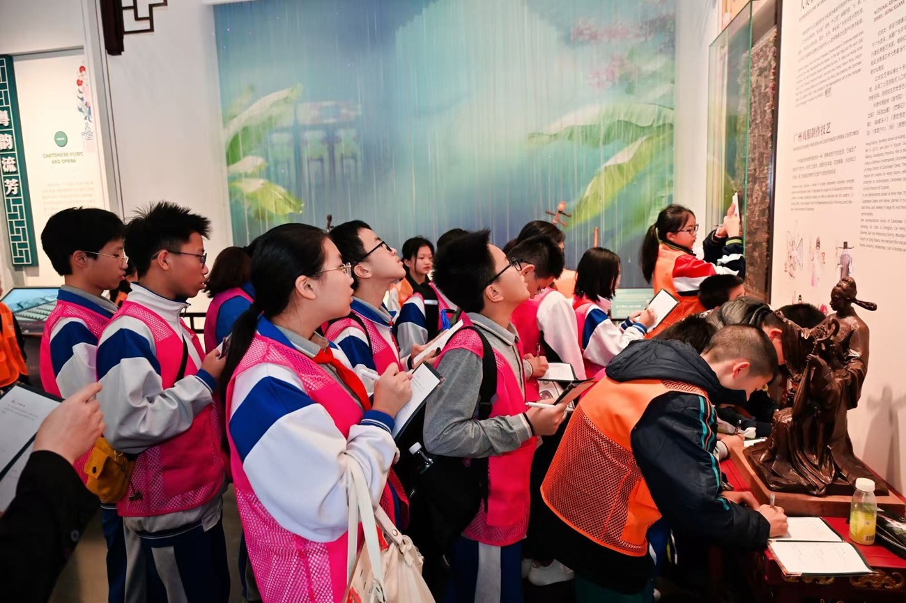 2026“寒假游学到广东”文化浸润周启幕 非遗科技体验助力“广货行天下 来粤过大年”(图1)