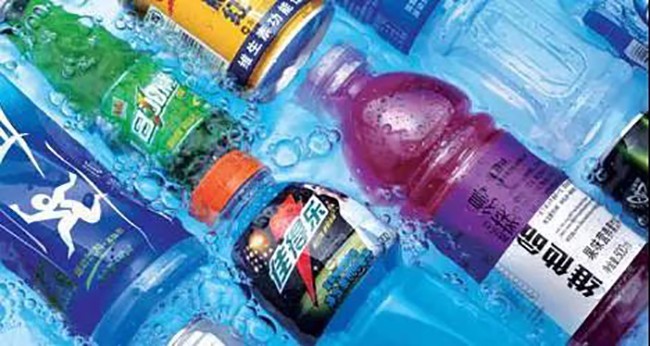 爆跌第一蒸发40亿火车站、超市随处可见的饮料卖不动了？(图1)