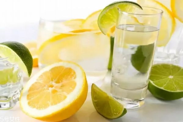 轻装徒步 中国最美沙漠腾格里-4天3晚丨一生必去-穿越沙漠腹地五湖秘境丨用脚步去丈量-521KM-一沙一世界(图1)