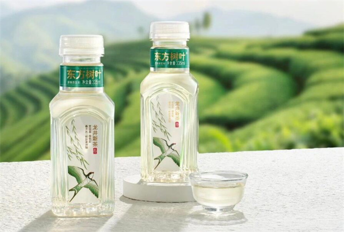 东方树叶限季发售、补水啦签姆巴佩……2026饮品旺季头部品牌传播战怎么打？(图3)