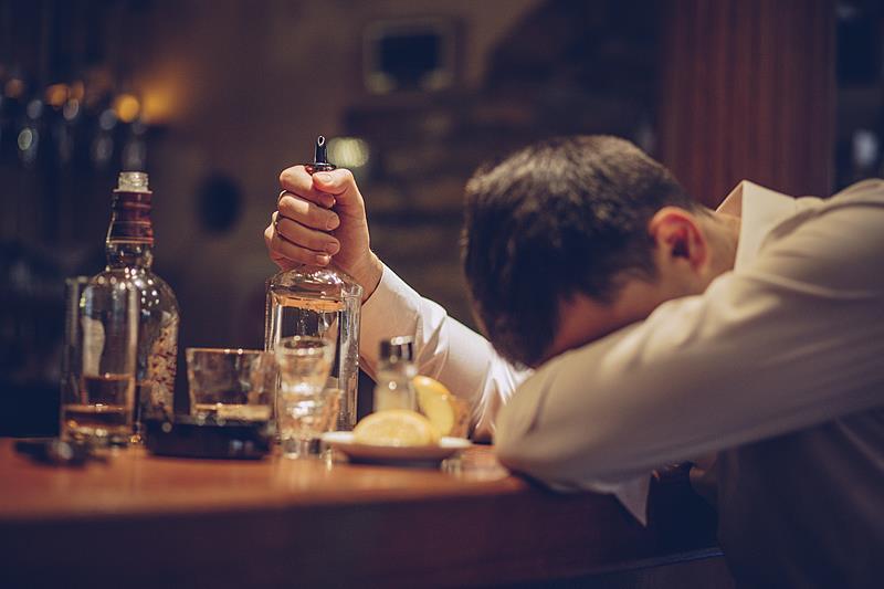 宣称“千杯不醉”“边喝边解”“解酒神器”真的有用吗？(图2)