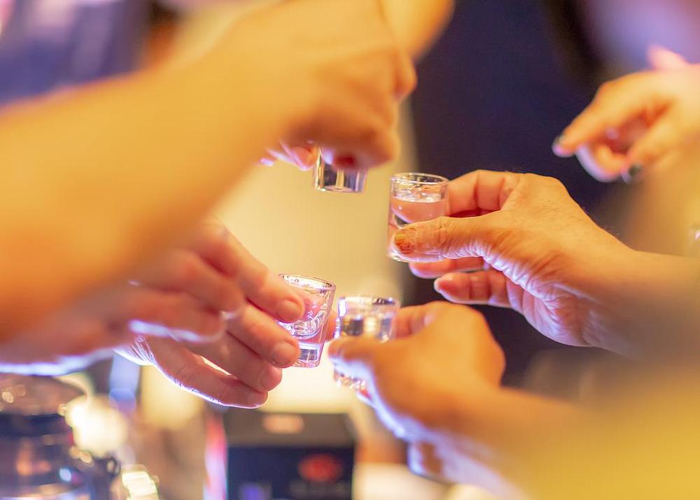 宣称“千杯不醉”“边喝边解”“解酒神器”真的有用吗？(图1)
