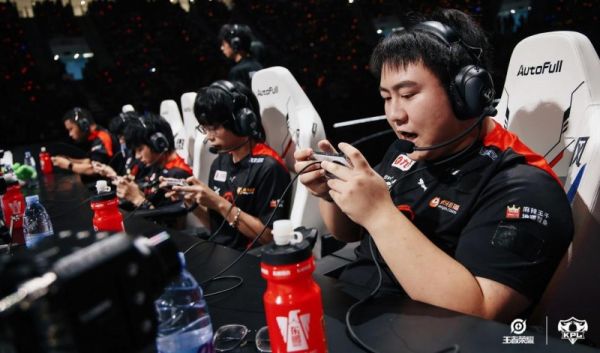 东鹏饮料七维进化论：中国快消品高质量发展的创新样本(图2)