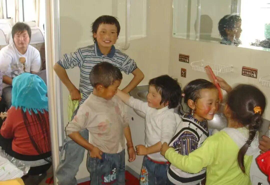 万余张照片见证青藏铁路变迁(图3)