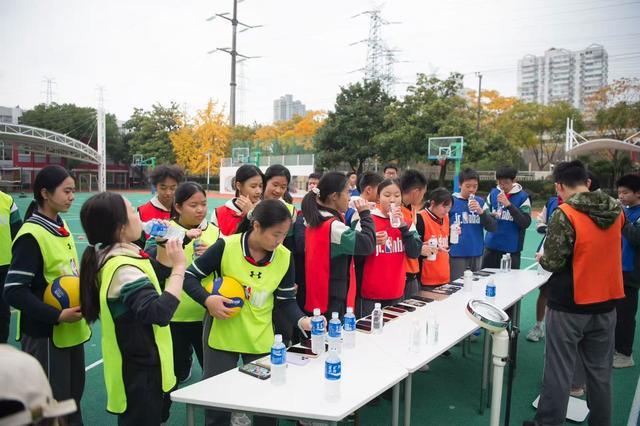 从“口渴再喝”到“科学补水” 上海市世外中学探索青少年运动健康新路径(图1)