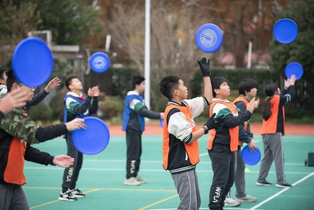 从“口渴再喝”到“科学补水” 上海市世外中学探索青少年运动健康新路径(图2)