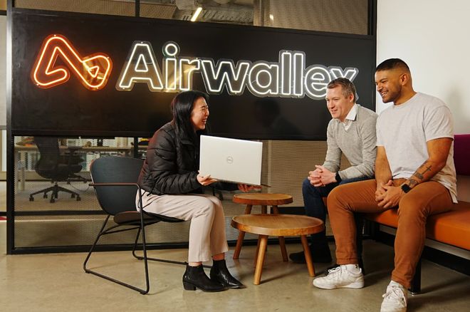 美联储主席面临下台！京东出海落地欧洲苹果折叠iPhone出货量1000万台？(图2)