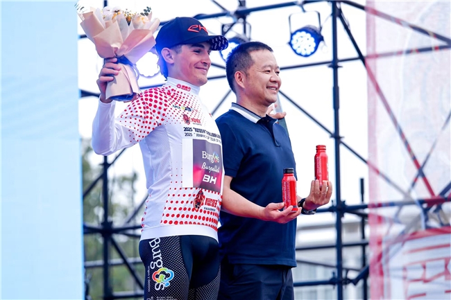 2025“犀旺杯”环黄山国际公路自行车：西班牙车队选手获第二赛段冠军(图6)