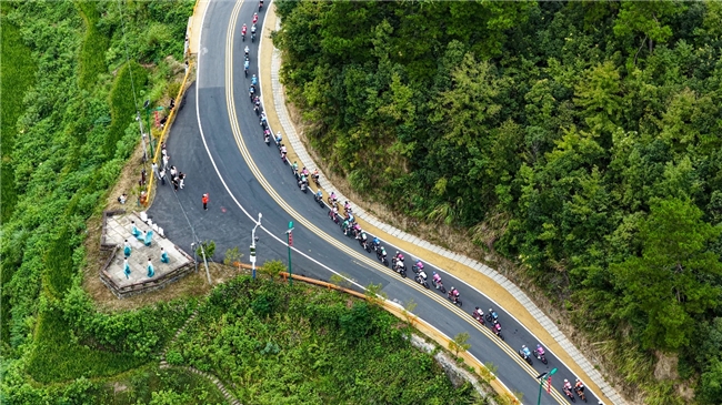 2025“犀旺杯”环黄山国际公路自行车：西班牙车队选手获第二赛段冠军(图10)