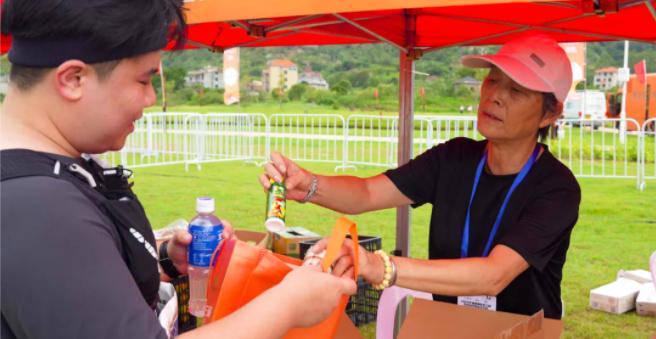 元气小树助力五虎山百里徒步大会为千名徒步爱好者注入科学能量(图3)