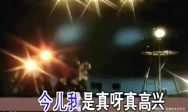 解晓东生活揭秘：豪宅养老院12元饮料春晚常客现状如何？(图3)