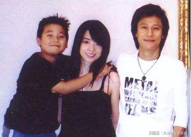 解晓东生活揭秘：豪宅养老院12元饮料春晚常客现状如何？(图9)