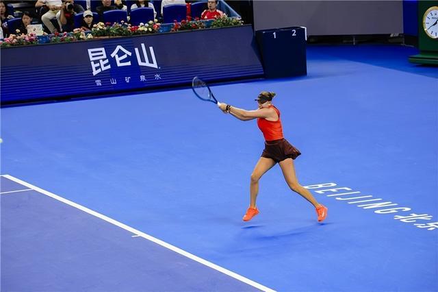 2025中网女单新王诞生 昆仑山矿泉水全程见证巅峰时刻(图2)