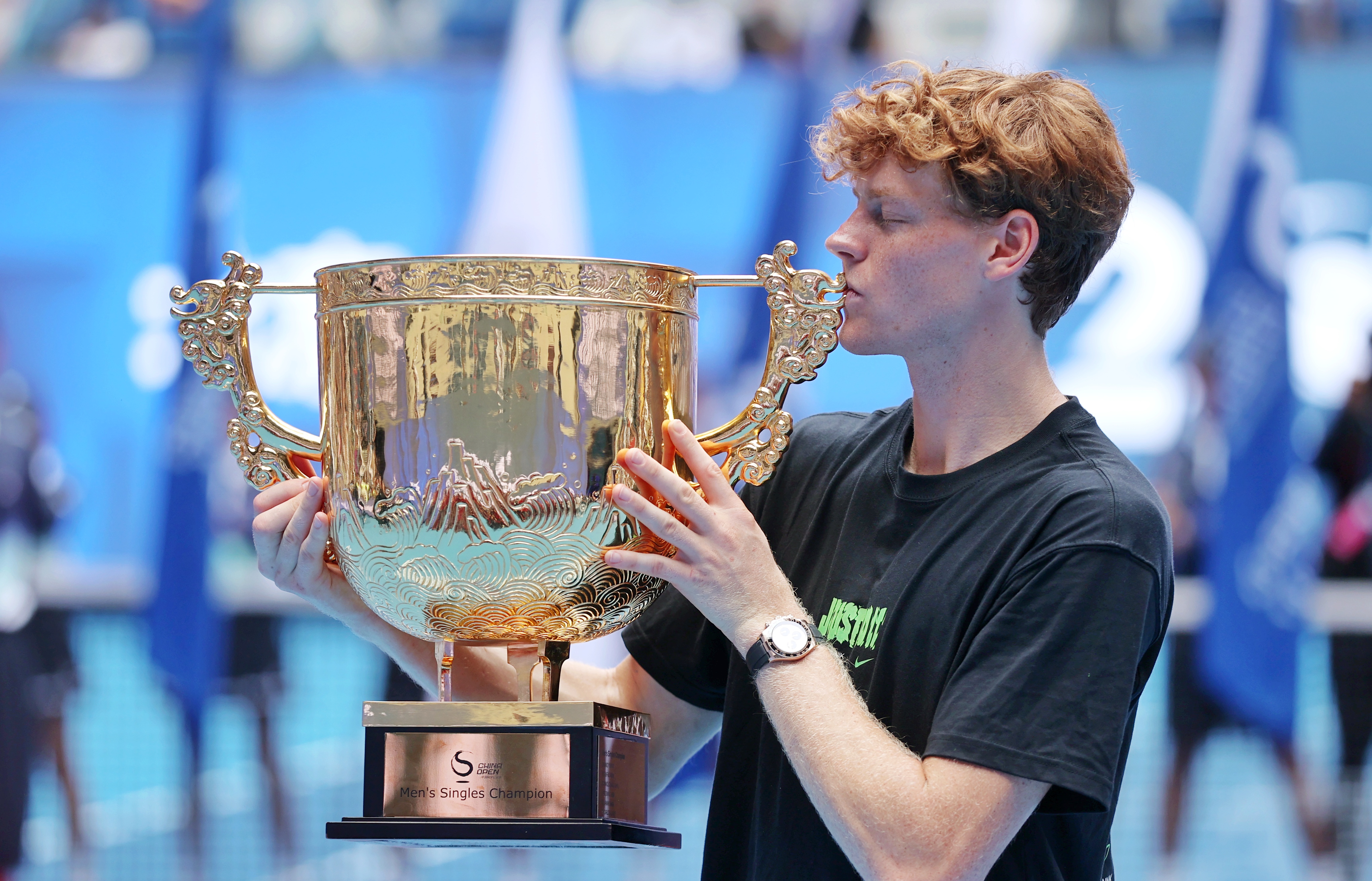 运动就要补水啦东鹏补水啦护航2025中网顶尖对决(图5)