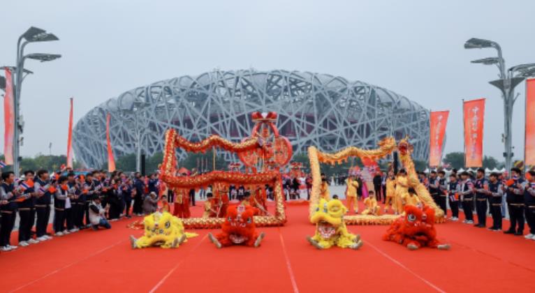 天丝集团红牛品牌助力中泰建交50周年友谊之旅车队顺利抵京(图2)