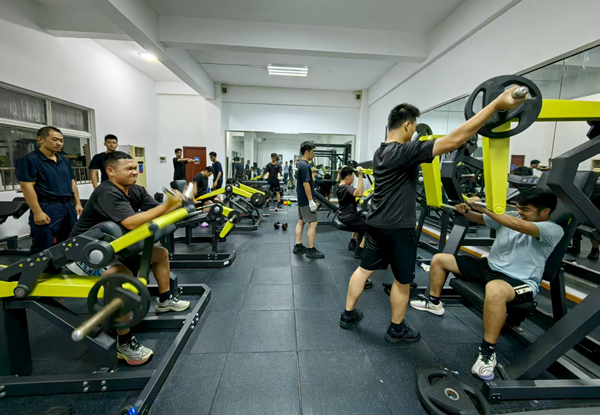 防城港市警训中心：严管厚爱淬警魂 砺兵铸剑锻铁军(图1)