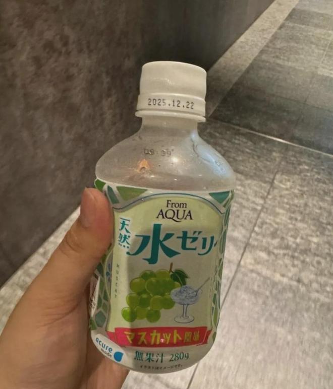 旺旺、康师傅都在将饮料变成果冻这魔术刘谦十年前就变过了(图6)