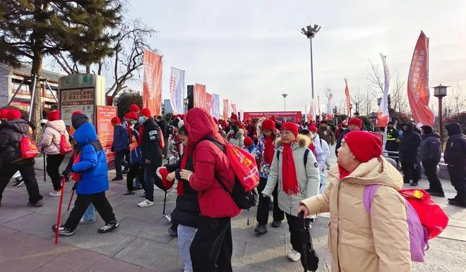雨霁江山阔 登高贺新年(图1)