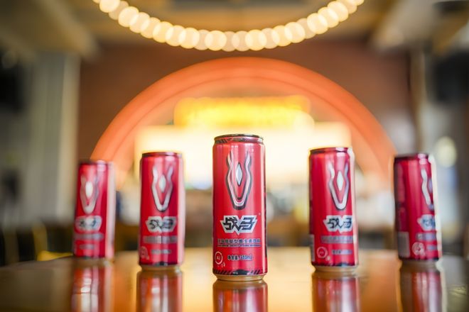 假期居家对战如何保持状态？这款功能饮料成大学生默契之选(图1)